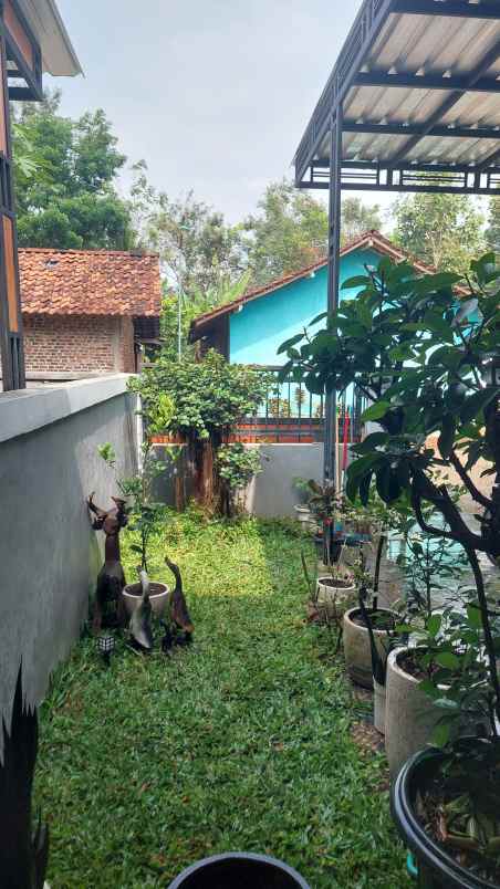 dijual rumah sumberarum