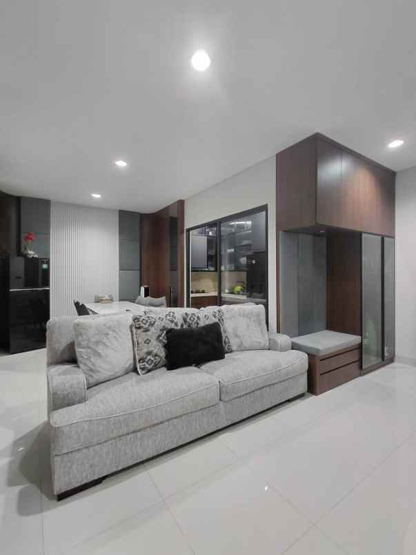 dijual rumah summarecon bandung cluster