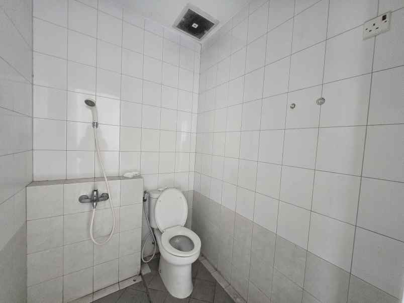 dijual rumah suvarna sutera tangerang