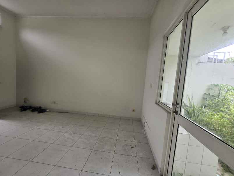 dijual rumah suvarna sutera tangerang