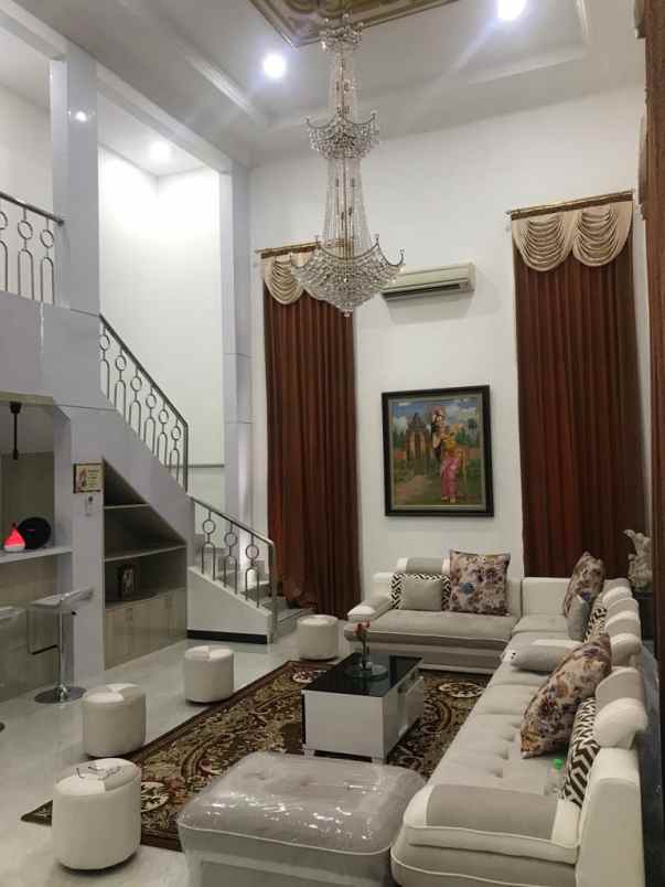 dijual rumah taman beverly golf lippo