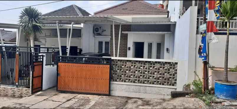 dijual rumah taman borobudur