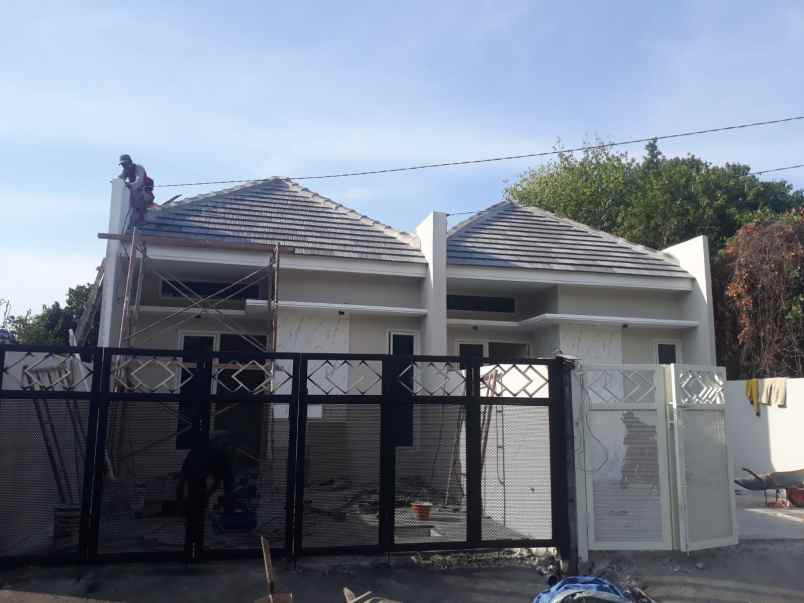 dijual rumah taman gunung anyar