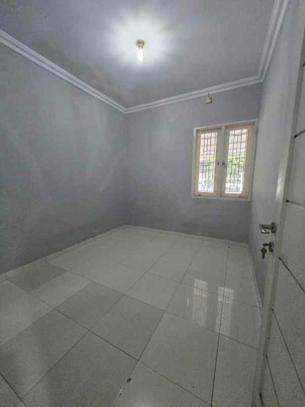 dijual rumah taman harapan baru