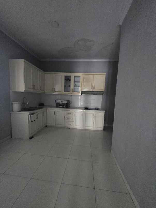 dijual rumah taman harapan baru