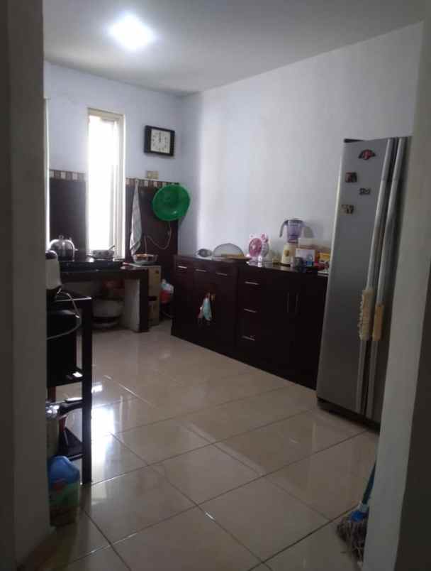dijual rumah taman modern