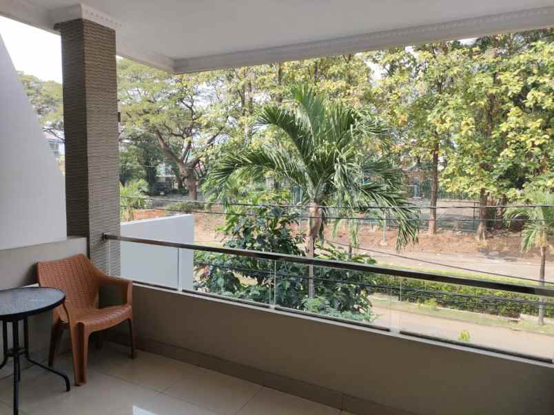 dijual rumah taman semanan indah