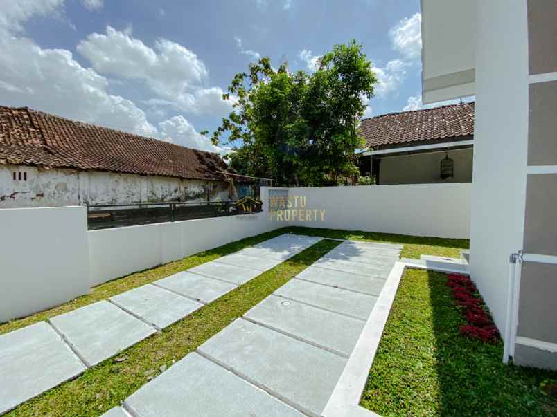 dijual rumah tamanmartani