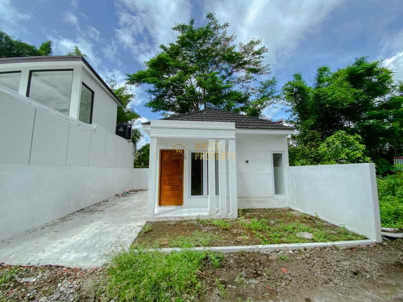 dijual rumah tamanmartani kalasan