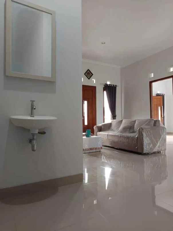 dijual rumah tamanmartani kalasan