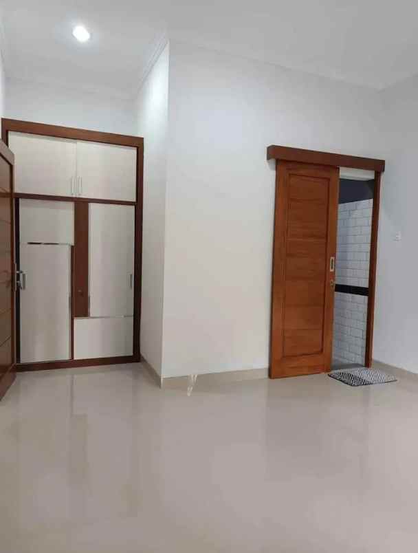 dijual rumah tamanmartani kalasan