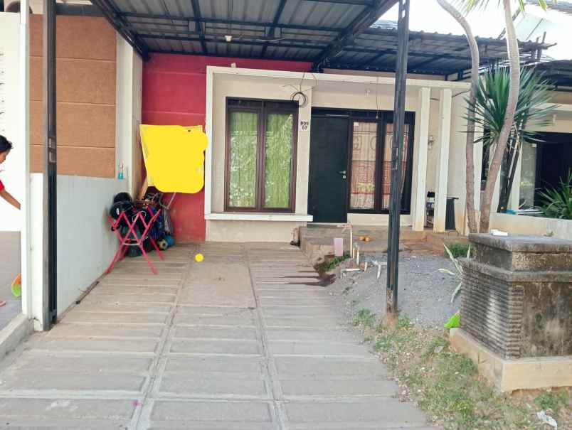 dijual rumah tamansari hills