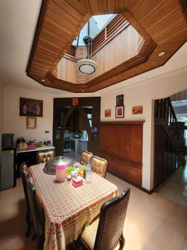 dijual rumah tanah kusir