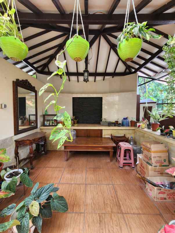 dijual rumah tanah kusir