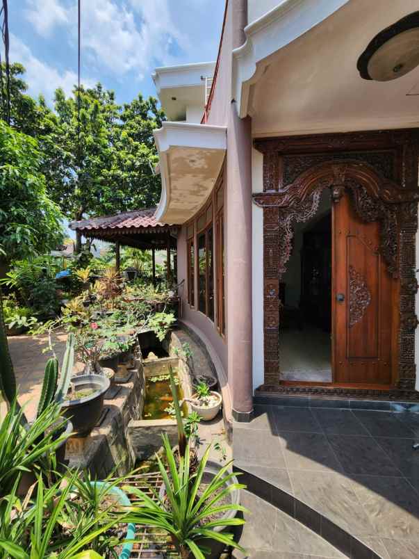 dijual rumah tanah kusir