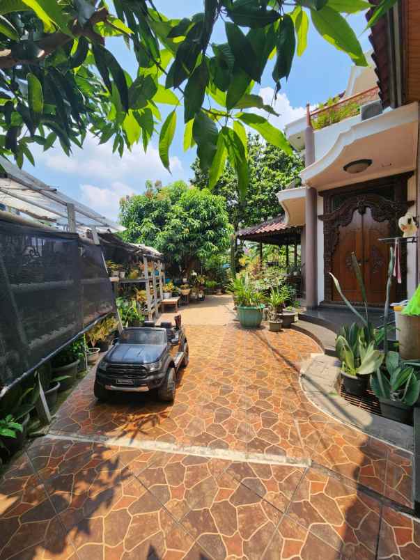 dijual rumah tanah kusir