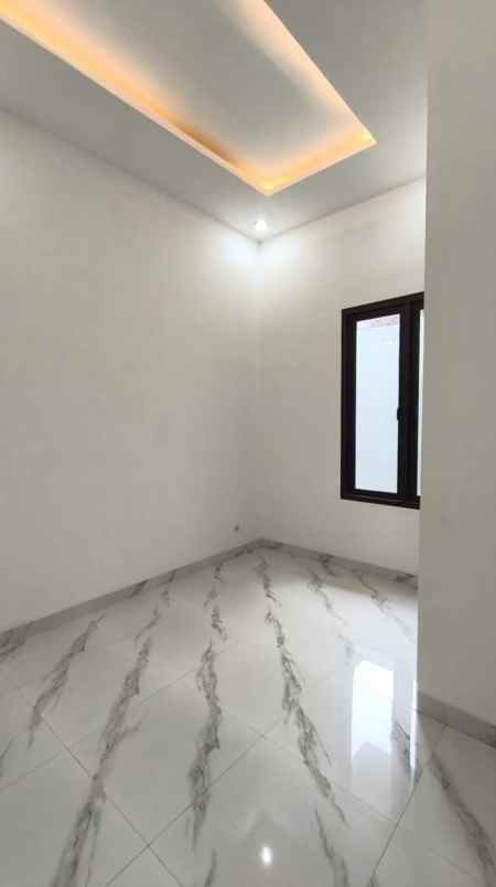 dijual rumah tenggilis mejoyo