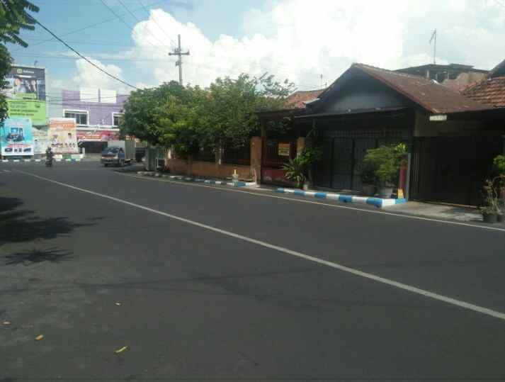 dijual rumah tepi jalan dekat rumah