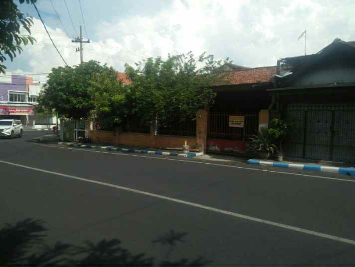 dijual rumah tepi jalan dekat rumah