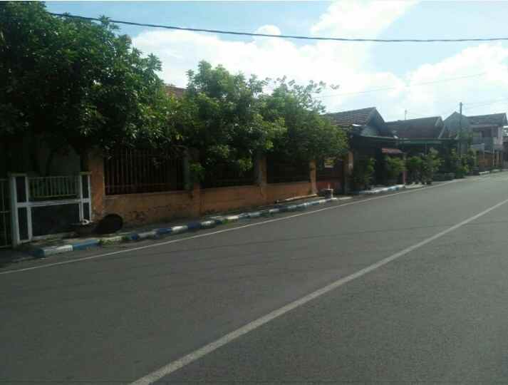 dijual rumah tepi jalan dekat rumah