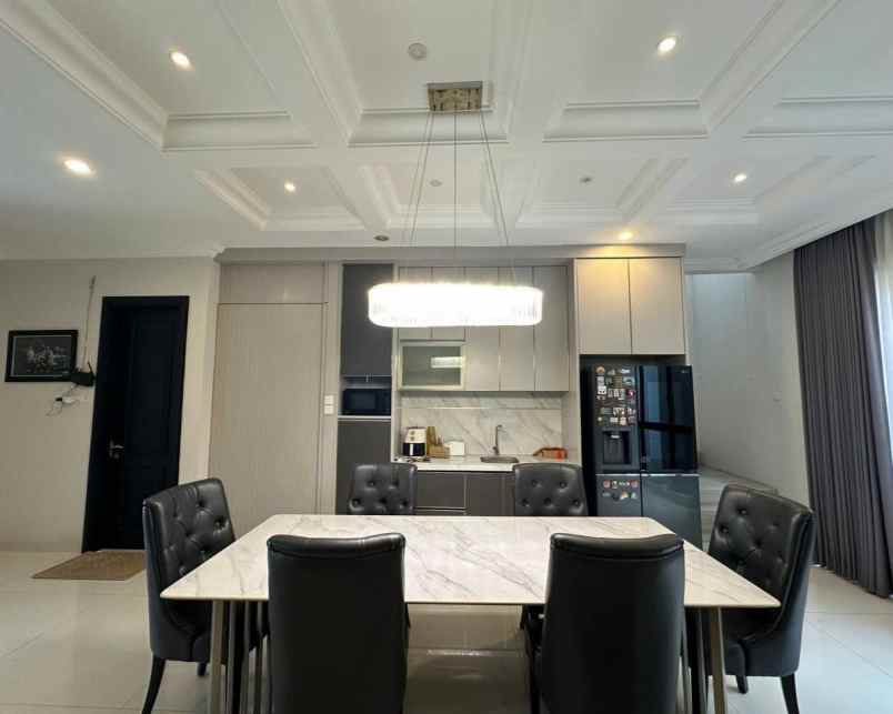dijual rumah the mansion pakuwon indah