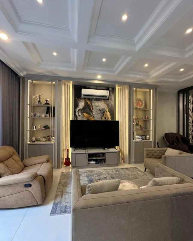 dijual rumah the mansion pakuwon indah