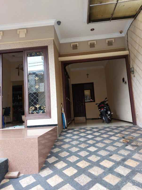dijual rumah tidar
