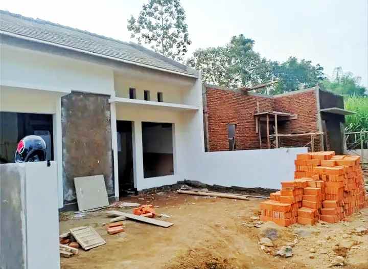 dijual rumah tlogowaru asri