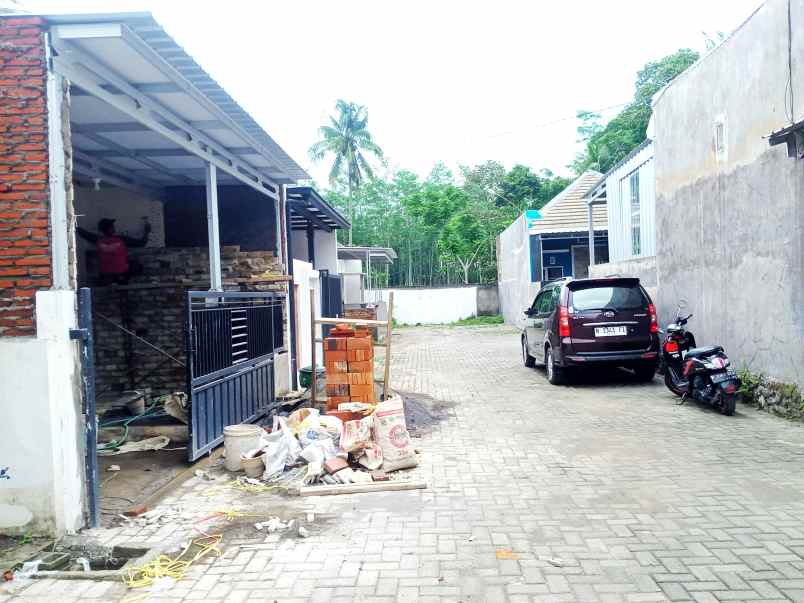 dijual rumah tlogowaru asri