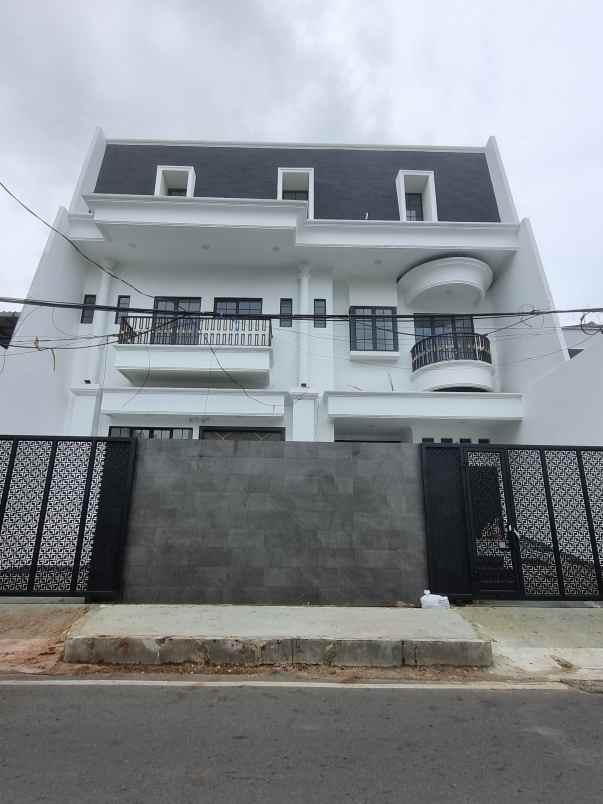 dijual rumah tomang