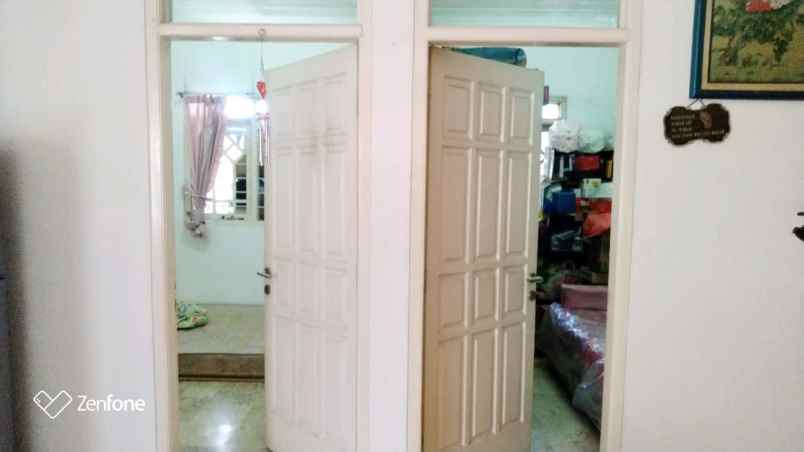 dijual rumah usaha ruko di 0 raya tropodo gedongan