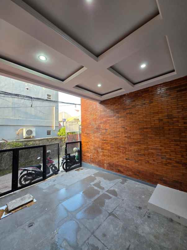 dijual rumah utan kayu