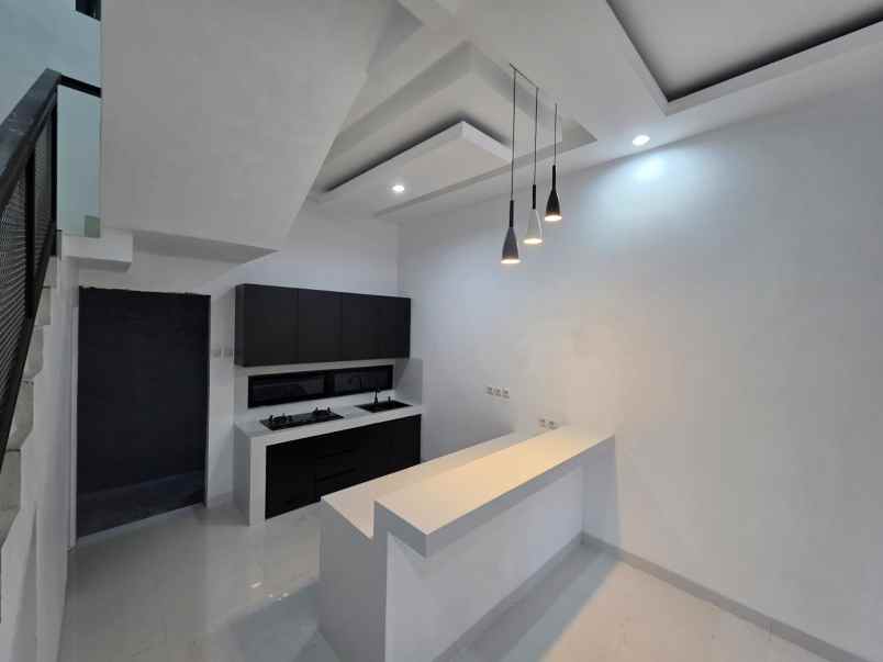 dijual rumah utan kayu