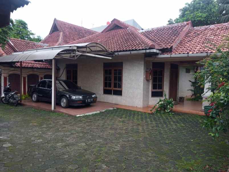 dijual rumah utan kayu utara