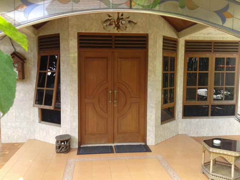 dijual rumah utan kayu utara