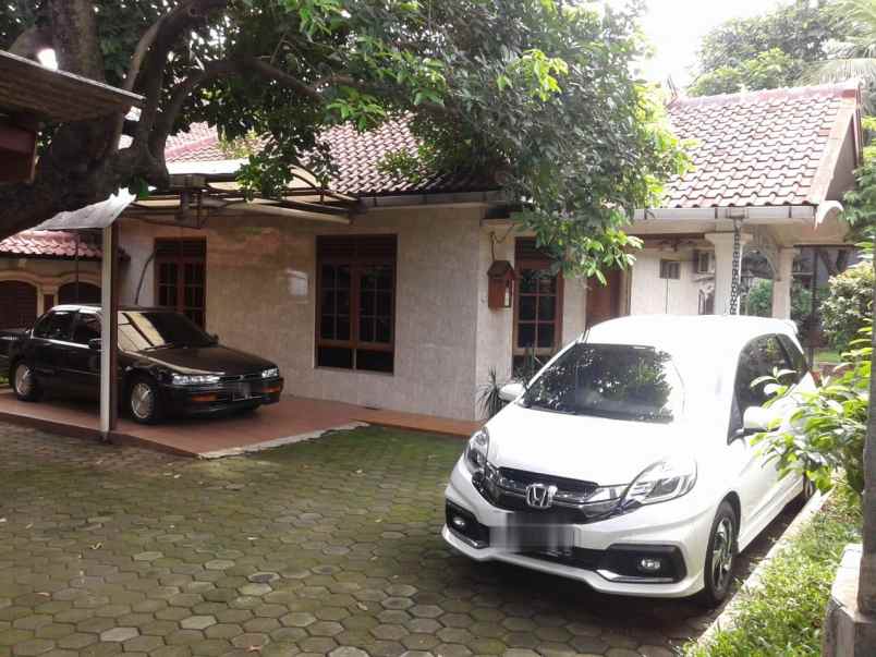 dijual rumah utan kayu utara