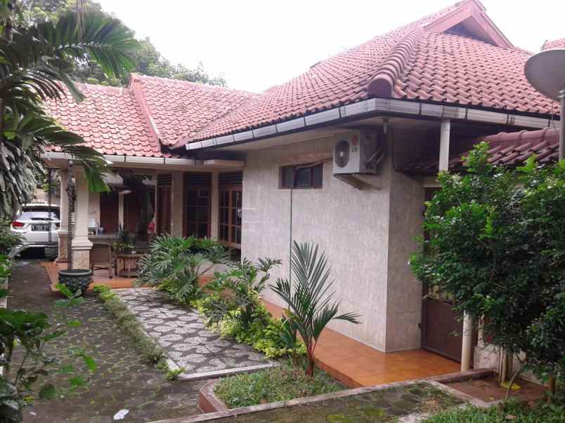 dijual rumah utan kayu utara