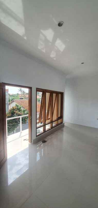 dijual rumah vijaya kusuma