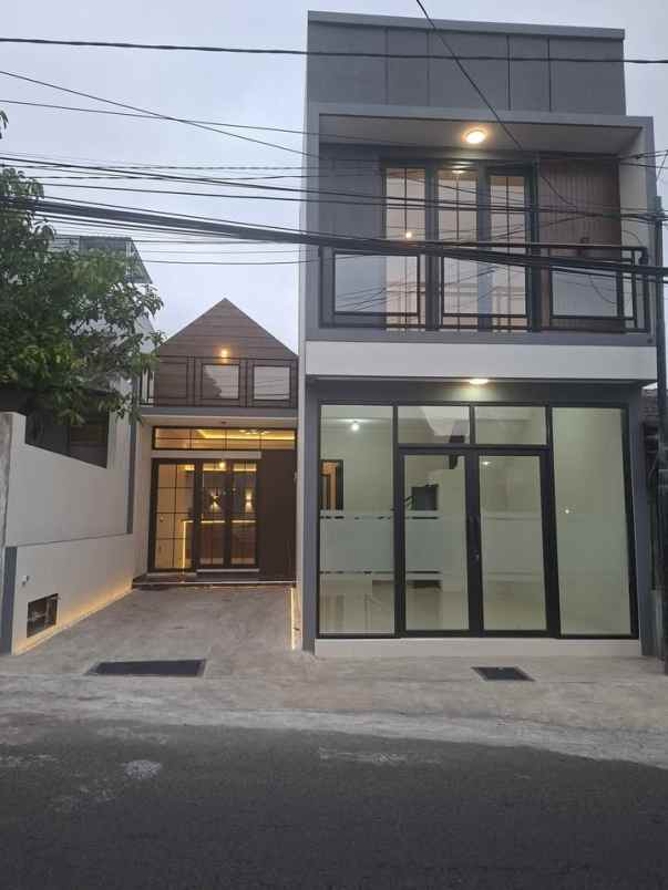 dijual rumah villa bukit tidar