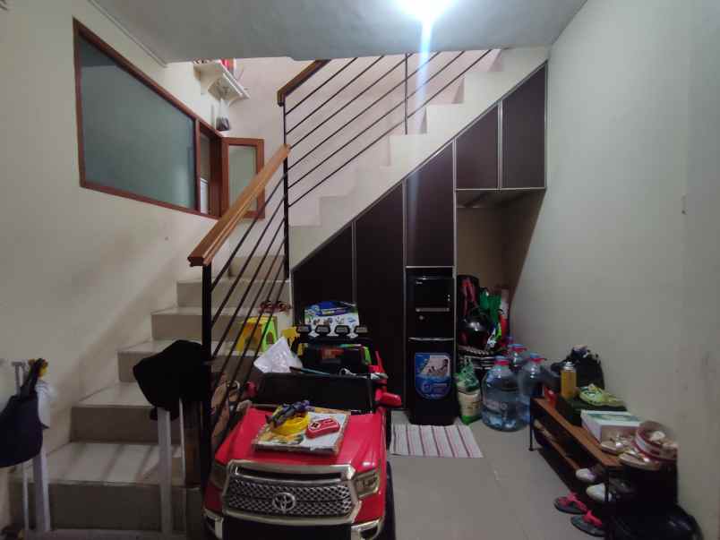dijual rumah villa cipinang indah rt