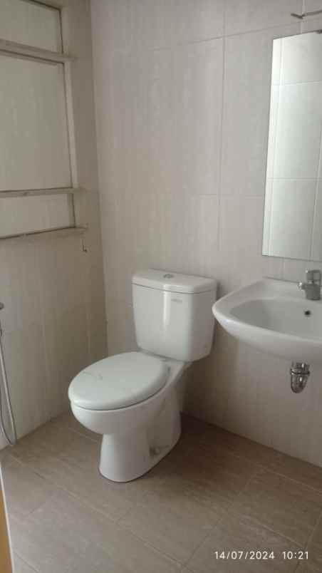dijual rumah villa meutia kirana