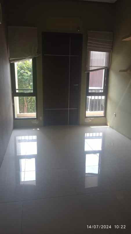 dijual rumah villa meutia kirana