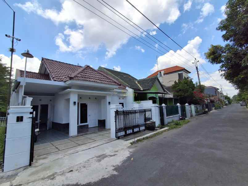 dijual rumah wedomartani