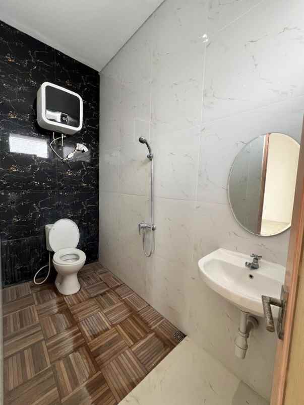 dijual rumah wisata bukit mas