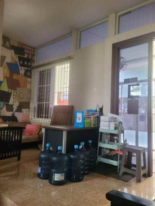 dijual rumah wisma lidah kulon