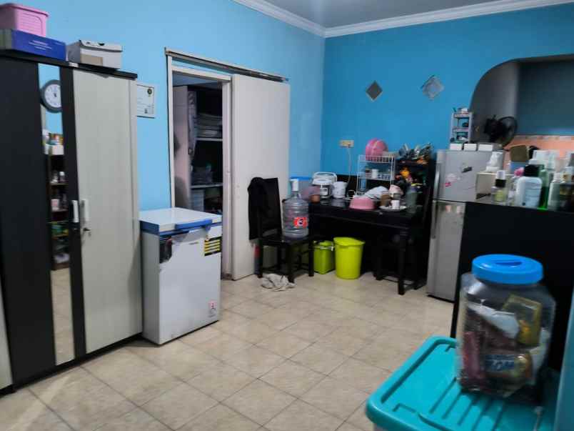 dijual rumah wisma lidah kulon