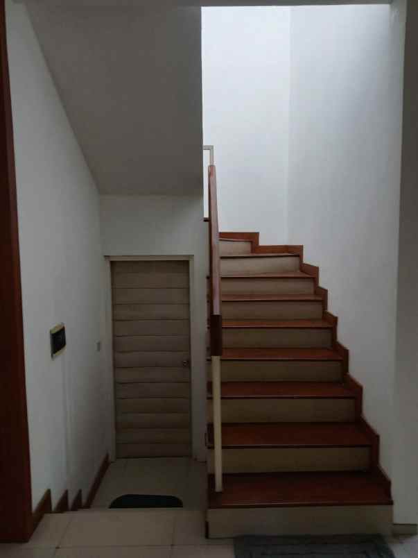 dijual rumah wisma permai barat surabaya