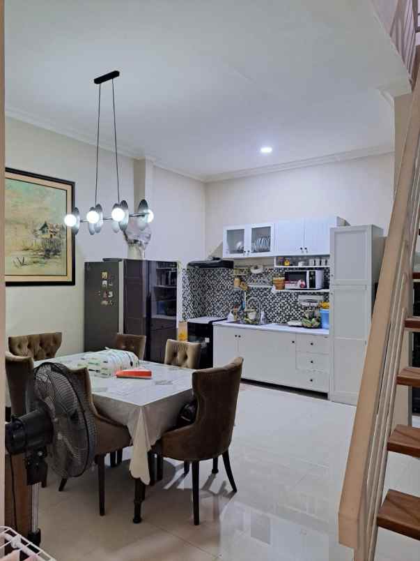 dijual rumah ykp medokan asri