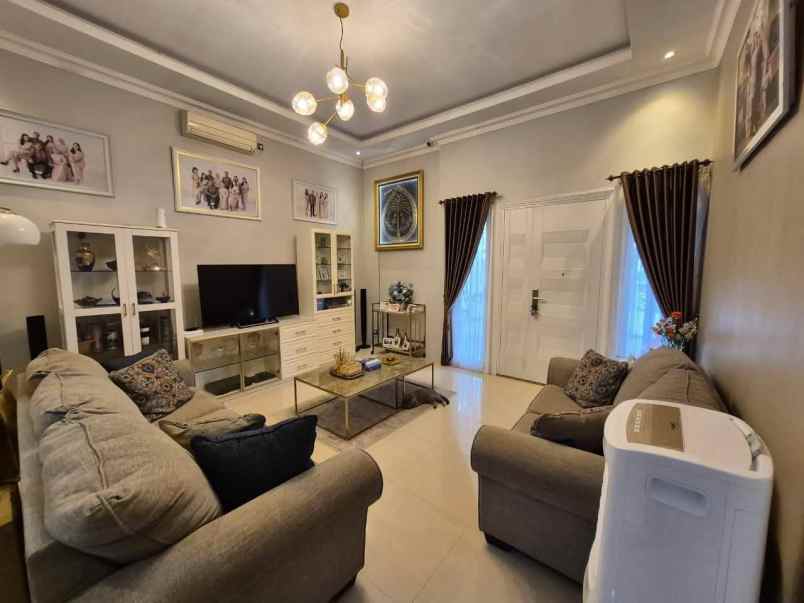 dijual rumah ykp medokan asri