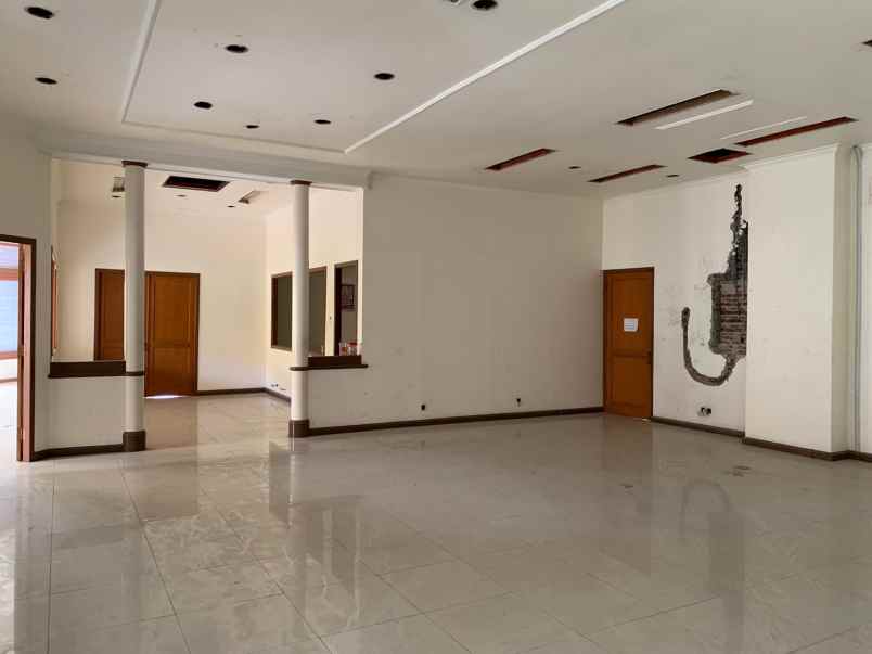 dijual tanah jl tunjungan kel genteng